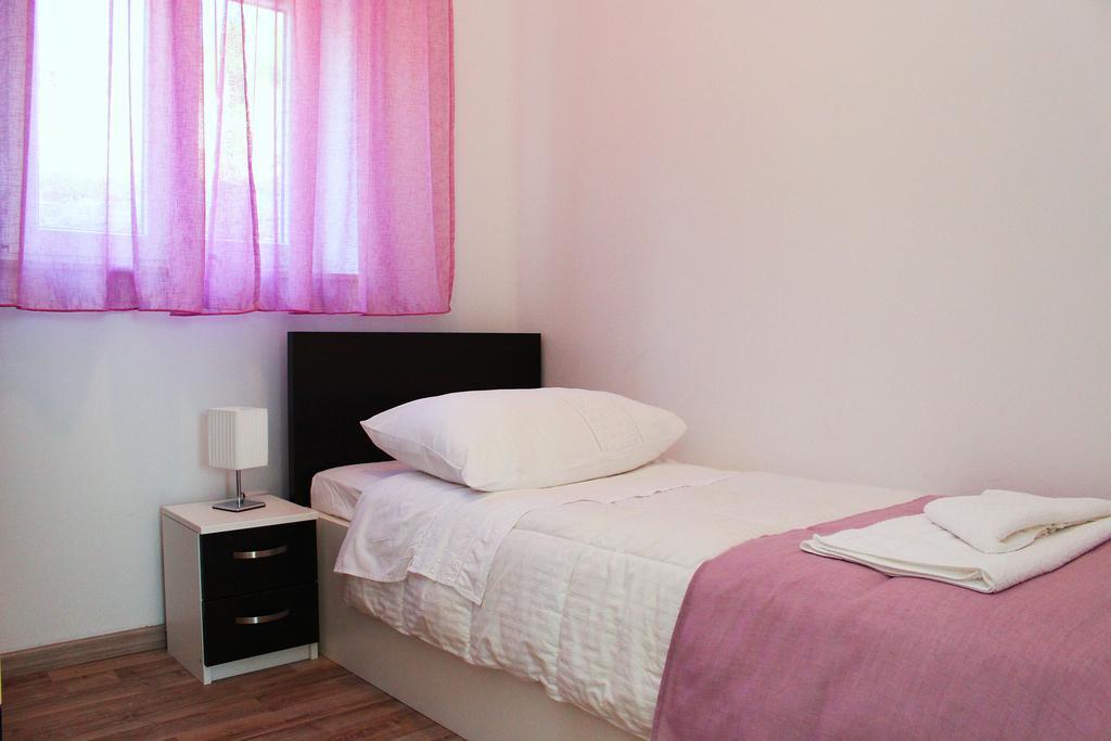 Apartments Palma شيبينيك الغرفة الصورة