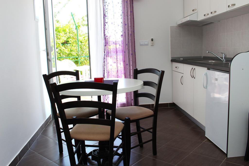 Apartments Palma شيبينيك الغرفة الصورة
