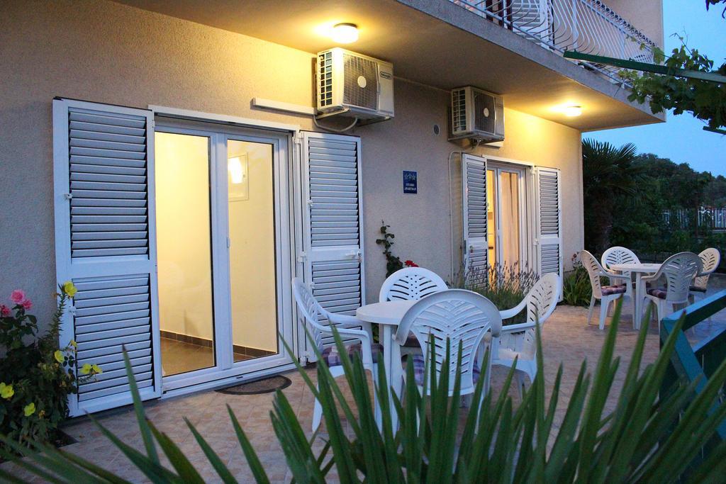 Apartments Palma شيبينيك الغرفة الصورة