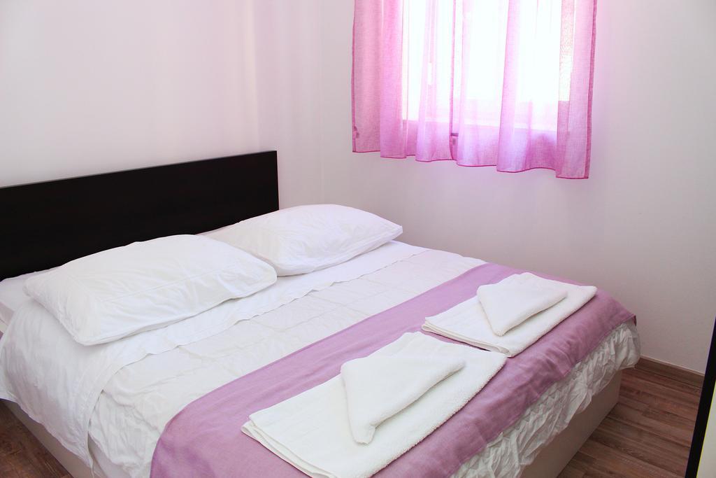 Apartments Palma شيبينيك الغرفة الصورة