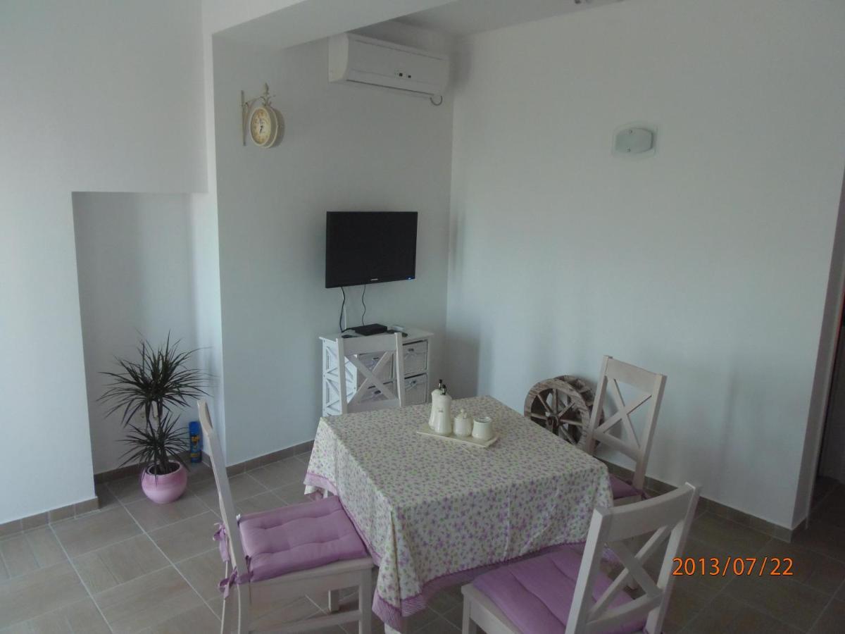 Apartments Palma شيبينيك الغرفة الصورة